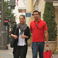 Jessica Alba and Cash Warren go shopping at The Grove | Picture 85961